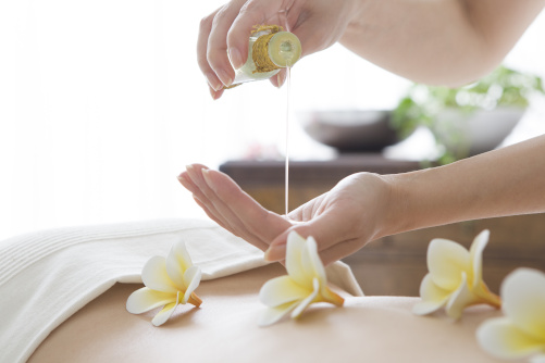 Massage thai huile aromatisée